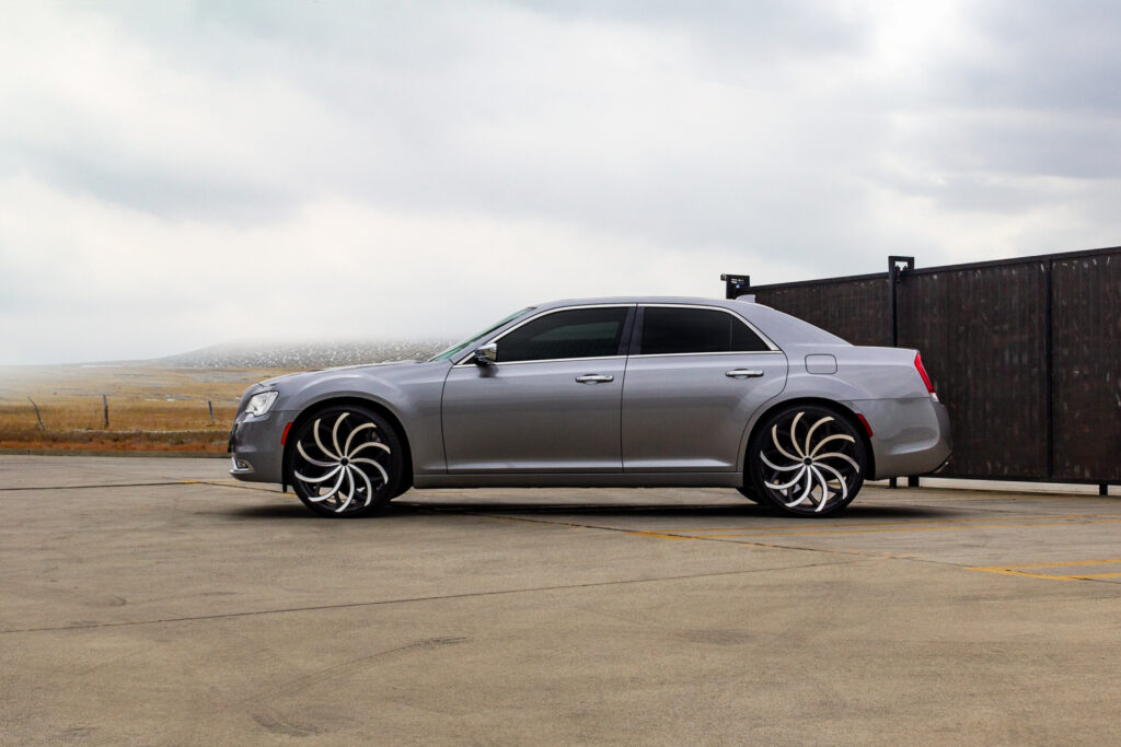 Chrysler C300 on Strada Huracan Wheels