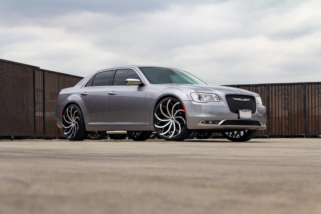 Chrysler C300 on Strada Huracan Wheels