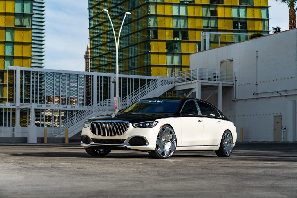Mercedes Maybach on Strada Wheels Turbina