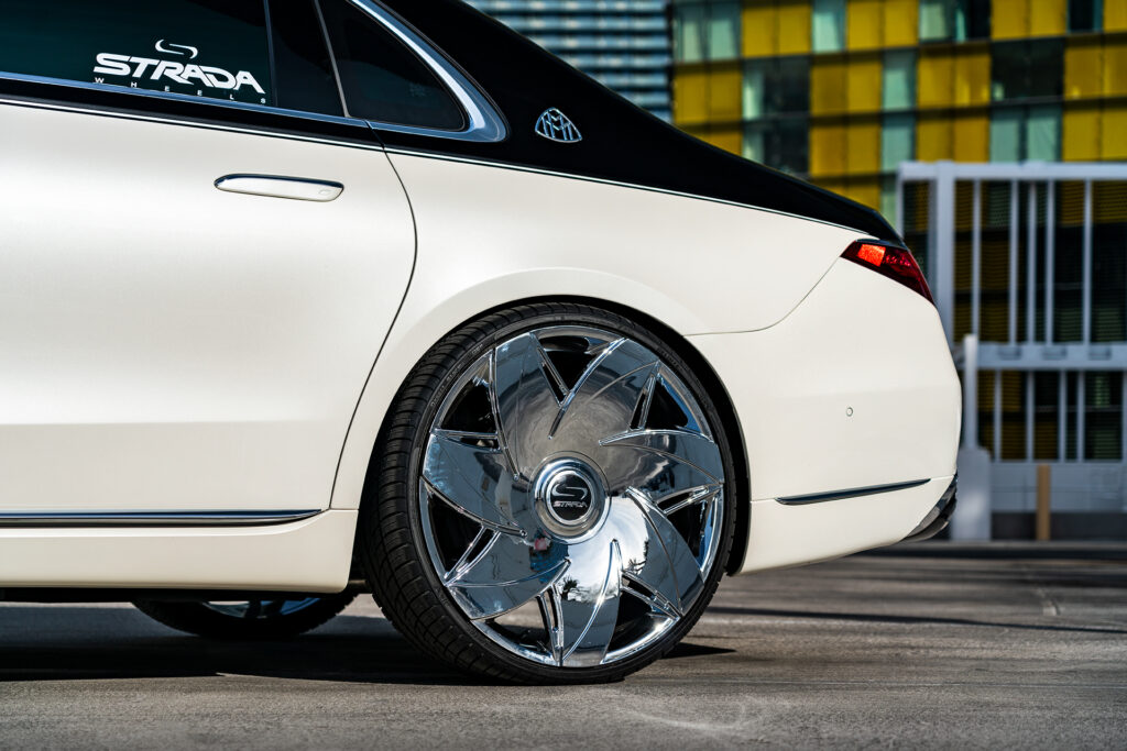 Mercedes Maybach on Strada Wheels Turbina