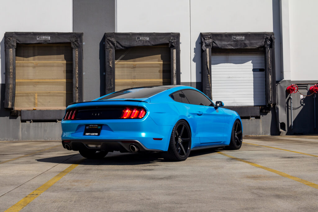 Strada Perfetto Ford Mustang