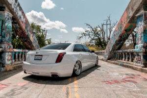 Strada Street Classic Retro5 Wheels on a Caddy CT6