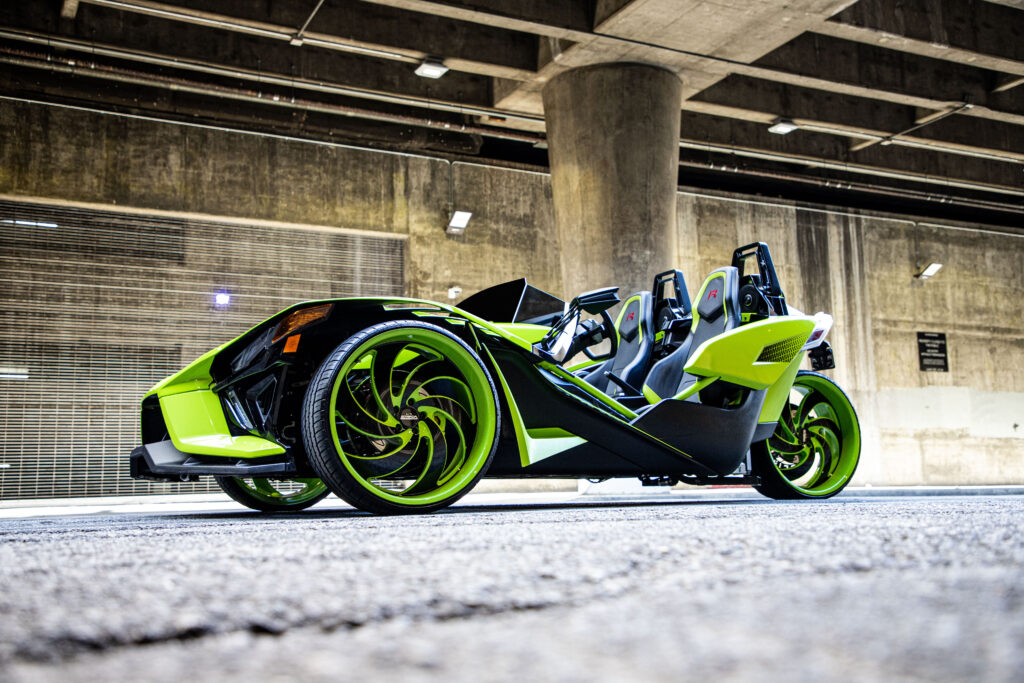 Slingshot on Strada Street Classics Retro6 Wheels